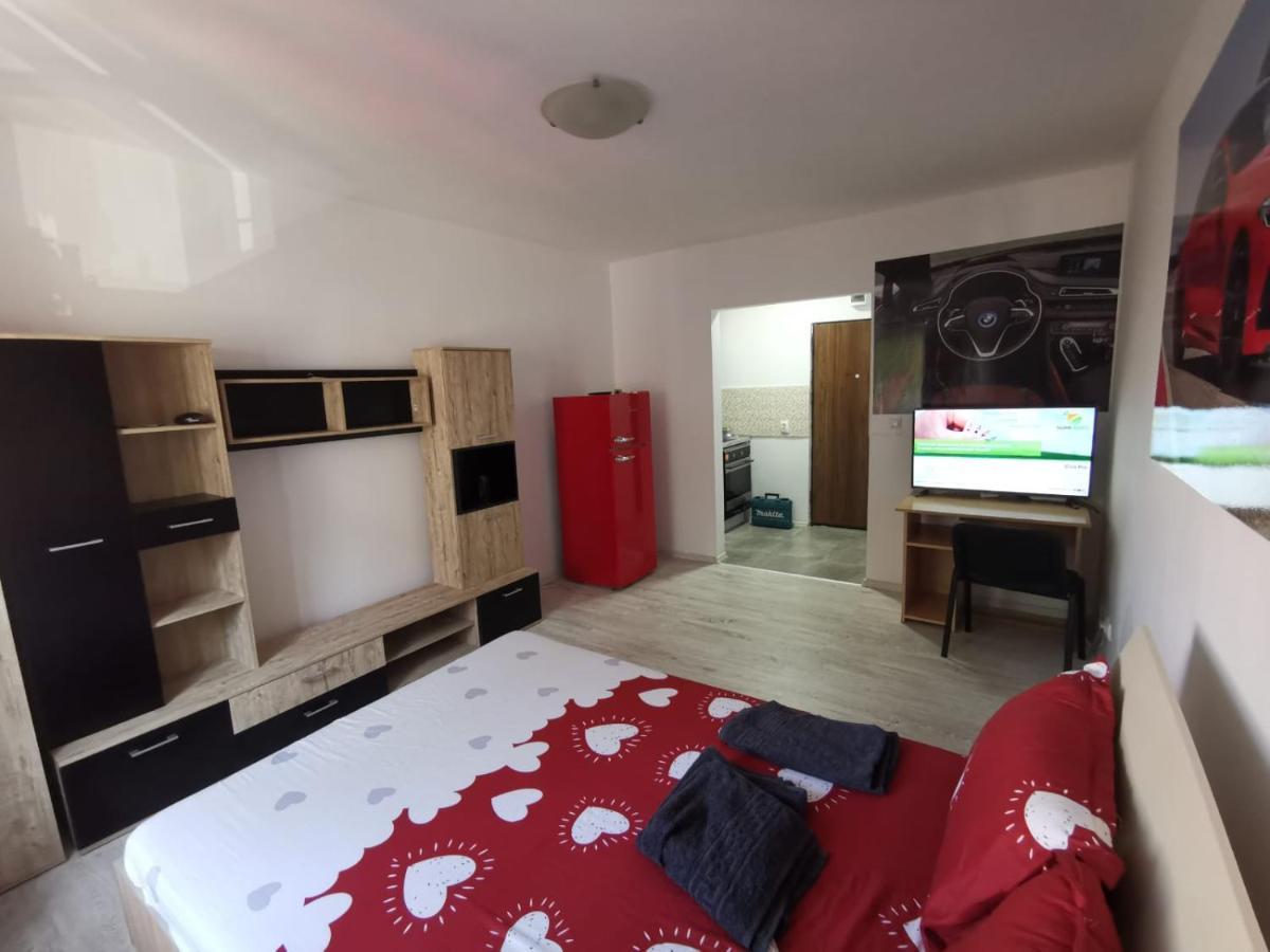 Bmw Studio Apartment Bucharest Exterior photo